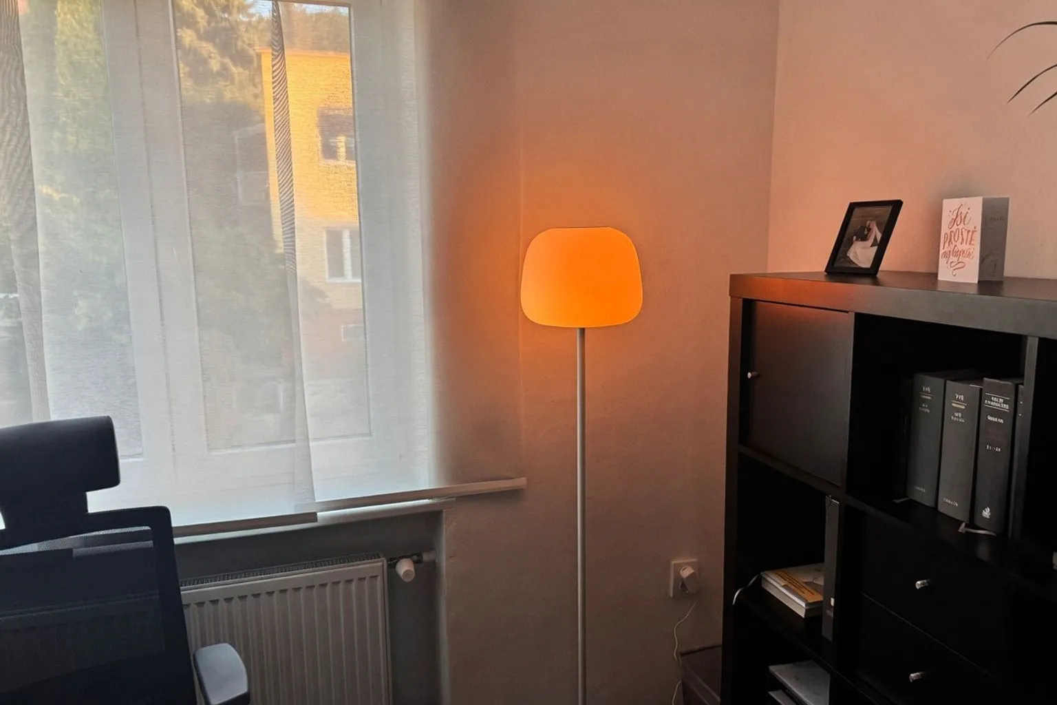 Govee Lantern RGBICWW: Inteligentna lampa podłogowa w designerskim wydaniu