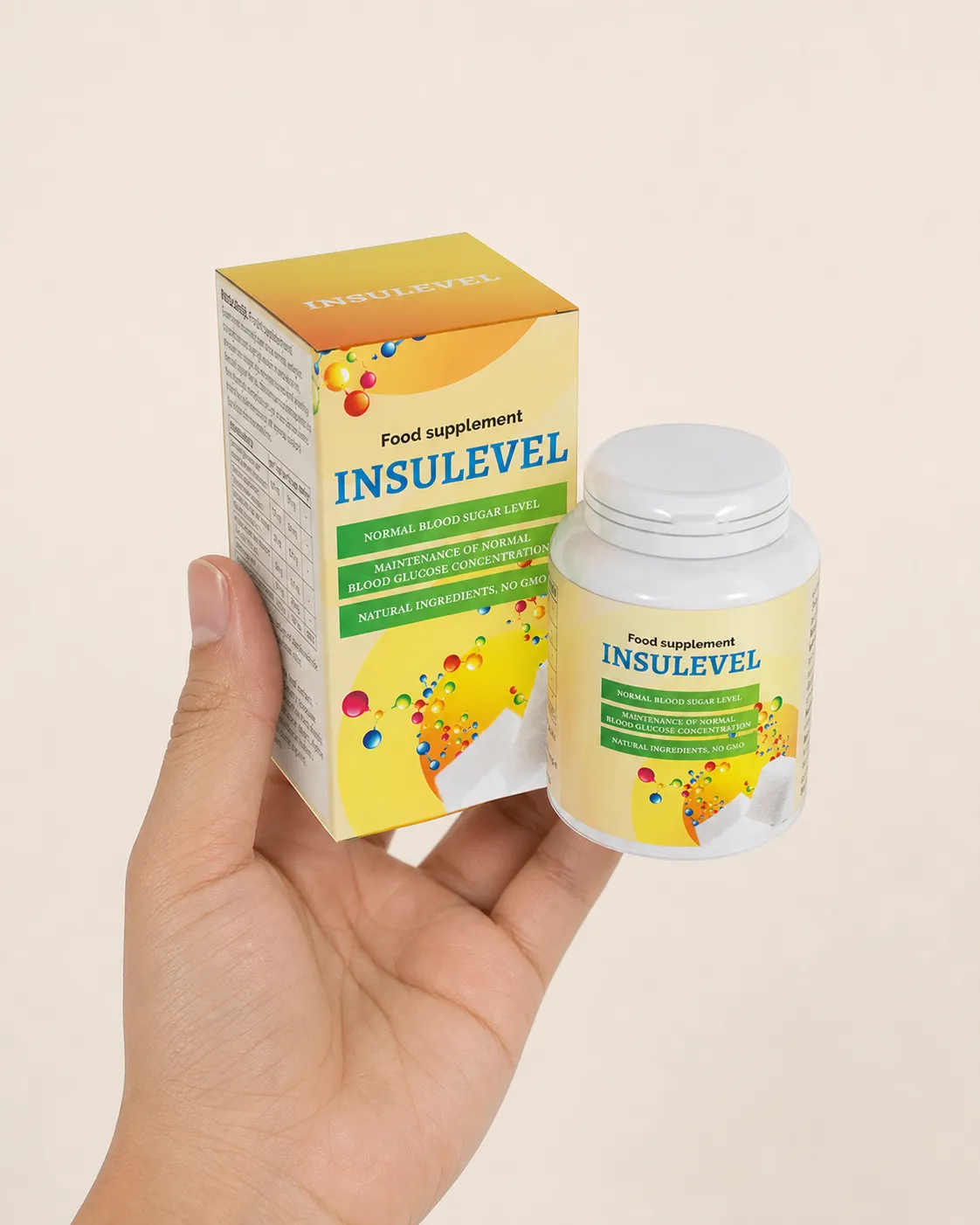 InsuLevel — opakowanie w dłoni
