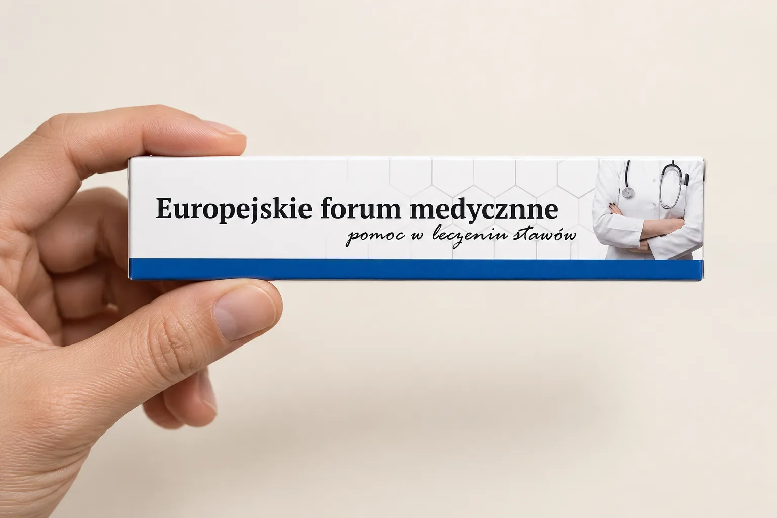HONDROLIFE EU — opakowanie w dłoni