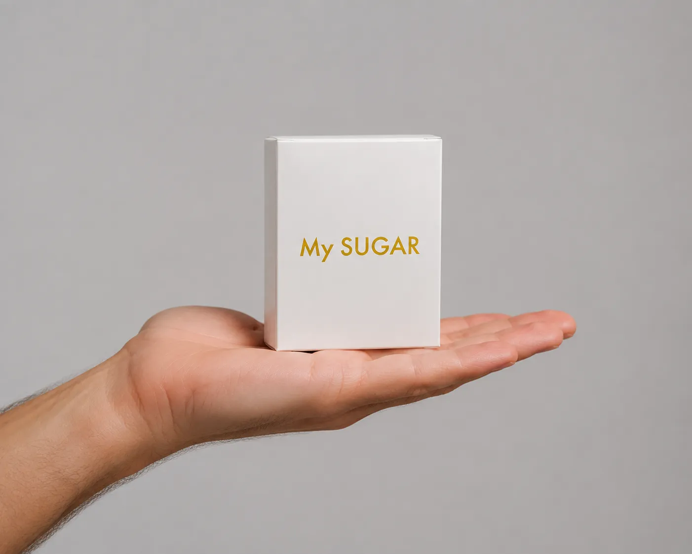 My Sugar low — opakowanie w dłoni
