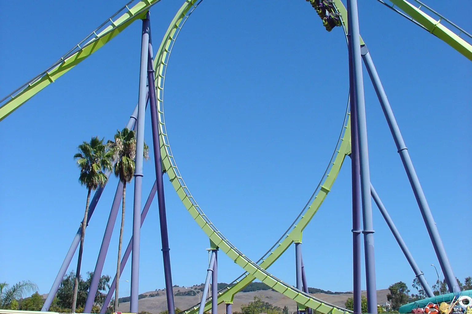 Bilety do Six Flags Discovery Kingdom: który wariant wybrać?