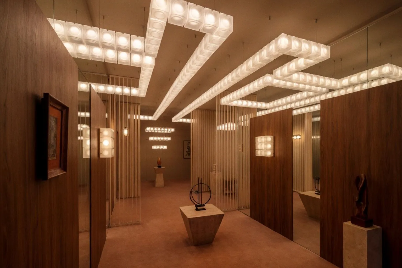 System Chant od Lee Brooma: od pojedynczej lampy do modułowej architektury